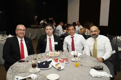 Manuel de la Torre, Gustavo López, Carlos Martínez y Jesús Huerta (EL SIGLO DE TORREÓN / GABRIEL ESCOBAR)