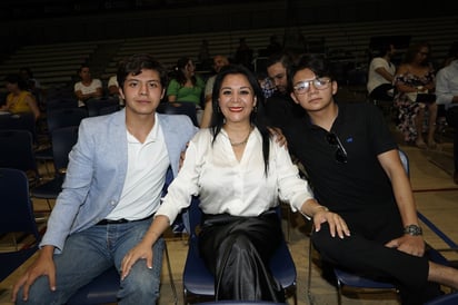 Iñigo Salas, Paola Jaimes e Iker Salas (EL SIGLO DE TORREÓN / ENRIQUE CASTRUITA)