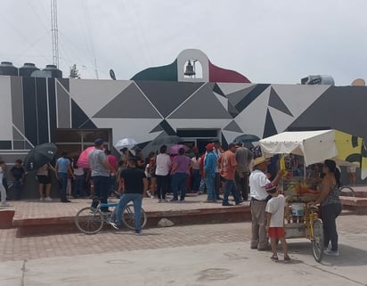 Protesta en Presidencia Municipal de Tlahualilo.