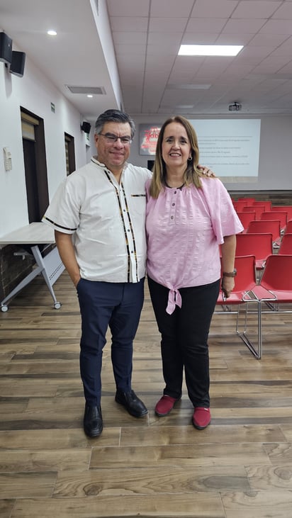 Juan Luis Hernández y Lupita Richards.