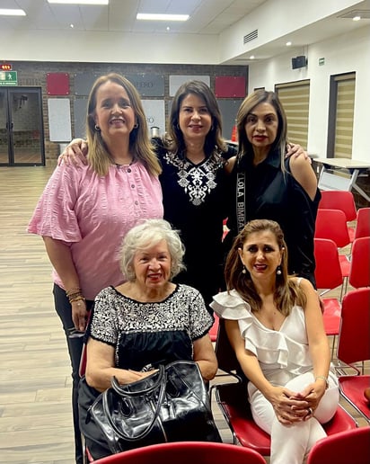 Lupita, Nora Lys, Rocío, Oralia Esparza y Mónica Santibáñez.