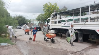 En equipo. Presentes, integrantes de la Guardia Nacional en conjunto con la sociedad por Torreón. 