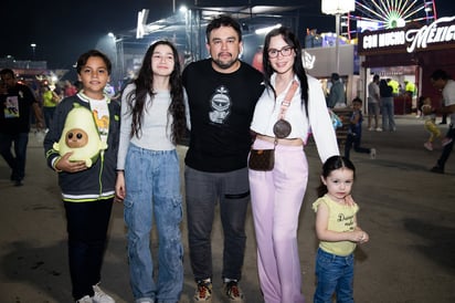 Sebastián, Fernanda, Josele, Marijose e Isabela (EL SIGLO DE TORREÓN / ENRIQUE CASTRUITA)