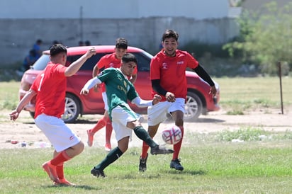 Los protagonistas, no dieron una pelota por perdida. FOTO: Enrique Terrazas