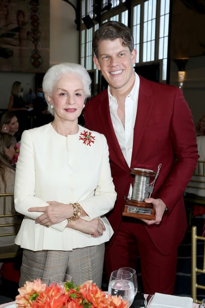 Carolina Herrera junto a Wes Gordon. Foto: cortesía.