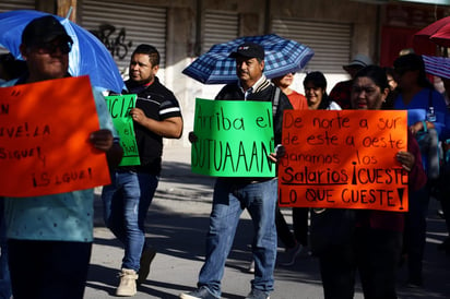 Marcha de SUTUAAAN (EL SIGLO DE TORREÓN / ENRIQUE CASTRUITA) 