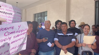 Ejidatarios de Villa Juárez se manifiestan a las afueras de las oficinas de Bienestar del Palacio Federal en Torreón (EL SIGLO DE TORREÓN) 