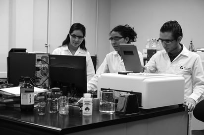 Estudiantes de nanotecnología del Tecnológico de Monterrey. Foto: ITESM