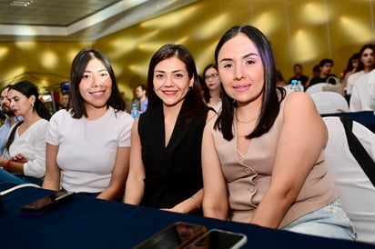 ALEJANDRA OLIVAS, GABRIELA OLIVAS Y ZAIRA YAÑEZ.