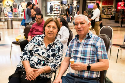 Lupita Varela y Raúl González.