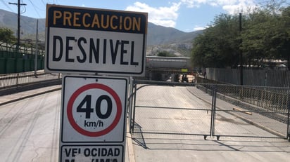 Desnivel de la calle Comonfort en Torreón (FERNANDO COMPEÁN)