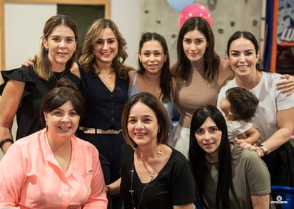 Silvia, Eloísa, Lizeth, Zulema, Karen, Roxanna, Marcela, María Eugenia y Bárbara.