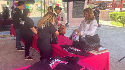 Entrega de Kits de la carrera 5K Marea Rosa Glow 2024 (EL SIGLO DE TORREÓN)