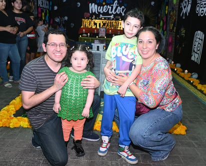 Manuel Barrios, Sara, Ariel y Selene Silva (EL SIGLO DE TORREÓN/RAMÓN SOTOMAYOR)