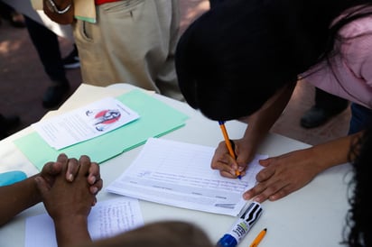 Ciudadanos se manifiestan ante la privatización de Simas (EL SIGLO DE TORREÓN)