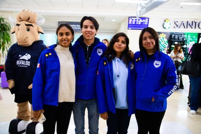 Daniela Macías, Fernando Mendoza, María Bárbara Torres y Karla Abril Ramírez.