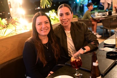 Gaby Arriaga y Luz Navarro.