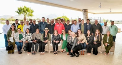 Reunión entre Conagua, alcaldes y gobernador de Durango.