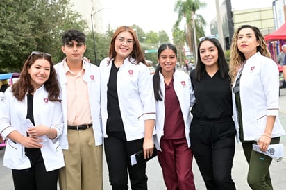 Blanca, Manuel, Génesis, María, Paola y Carla (EL SIGLO DE TORREÓN)