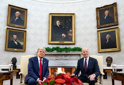 El presidente de los Estados Unidos, Joe Biden, y el presidente electo, Donald Trump, durante su reunión en la Oficina Oval de la Casa Blanca en Washington. Foto: EFE/ Al Drago