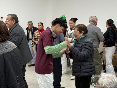 Navidad en el Club de los Abuelos por el DIF Torreón.