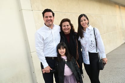 Gerardo Aguado, Claudia Gómez, Gabriela Gómez y Emma Aguado (EL SIGLO DE TORREÓN)