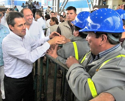 Con el propósito de recuperar la posición financiera de AHMSA, el 18 de julio de 2013, el entonces presidente, Enrique Peña Nieto, inauguró el proyecto Fénix. Foto: coahuila.gob.mx