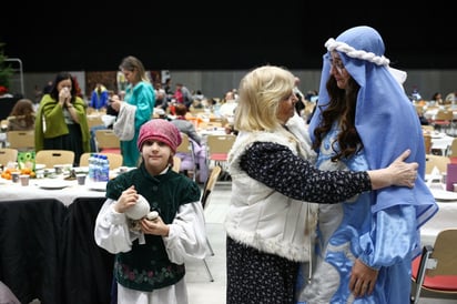 Solidaridad. Participantes de la cena de Nochebuena para personas solitarias y necesitadas en el Centro Internacional de Congresos de Katowice (Polonia), el 24 de diciembre de 2024. El evento se celebra por décima vez.