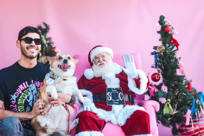 José Hernández y Mérida junto a Santa Claus.