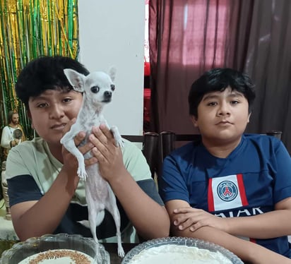 Tadeo celebró su cumpleaños junto a su hermano Cristopher y su mascota Queen.