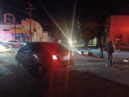 El vehículo responsable es un Chevrolet Beat, color gris, modelo 2019, con placas de circulación del estado de Durango. (EL SIGLO DE TORREÓN)