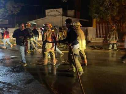 Incendio en fabrica de muebles en San Pedro.