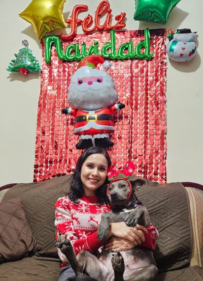 Diana López junto a su Princesa, en su primera Navidad en familia.