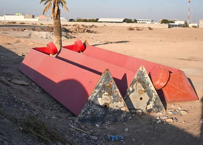 Ubicación. La escultura monumental 'Trabajo, Cultura, Desierto', mejor conocida como 'La Tríada', yace a un costado del bulevar Senderos, a unos metros de una conocida tienda comercial.