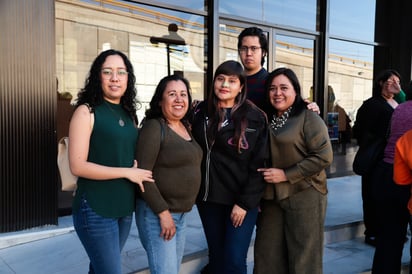 Adriana Moreno, Evangelina Moreno, María Elena Moreno, Danya Isaís y
Diego Moreno (EL SIGLO DE TORREÓN / ENRIQUE CASTRUITA)
