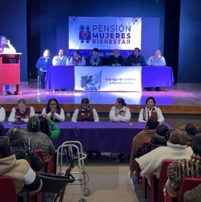 Entrega de tarjetas de la Pensión Mujer Bienestar en San Pedro (EL SIGLO DE TORREÓN)
