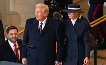 El presidente electo de los Estados Unidos Donald J Trump junto a la primera dama Melania Trump en la Inauguración Presidencial. Foto: EFE 