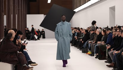 Colección otoño-invierno 2025-2026 por Issey Miyake Fashion House en Paris Fashion Week. Foto: EFE