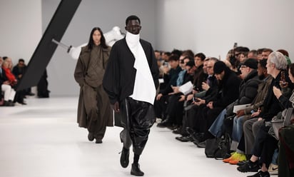 Colección otoño-invierno 2025-2026 por Issey Miyake Fashion House en Paris Fashion Week. Foto: EFE