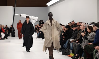 Colección otoño-invierno 2025-2026 por Issey Miyake Fashion House en Paris Fashion Week. Foto: EFE