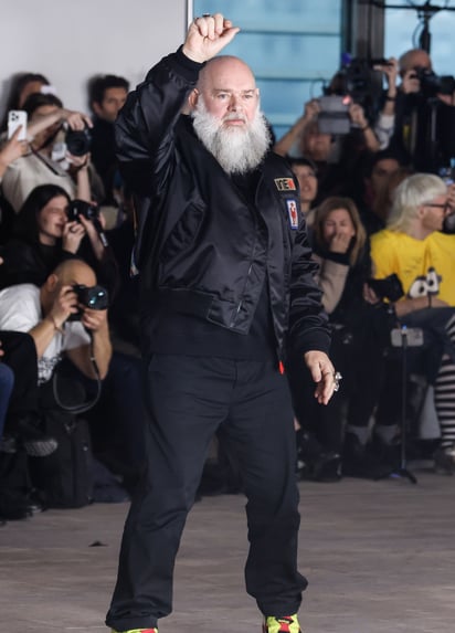 El diseñador Walter Van Beirendonck durante el Paris Fashion Week. Foto: EFE 