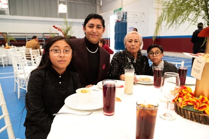 Renata Castro, Luis Mendieta, Graciela Rosales y Enzo Castro (EL SIGLO DE TORREÓN / ENRIQUE CASTRUITA)
