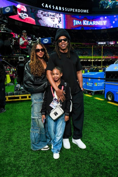 Jay Z junto a sus hijas Blue Ivy y Rumi. Redes Sociales