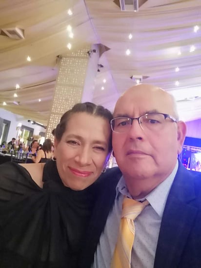 TE AMO, TE AMO, TE AMO POR SOBRE TODAS LAS COSAS, ERES Y SERÁS EL AMOR DE MI VIDA! 37 años juntos.
