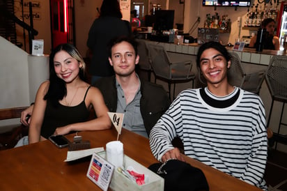 Fernanda Pataki, Gerardo Ramírez y Samuel Aroña.