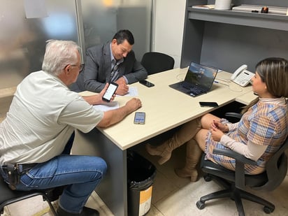 En la reunión estuvo presente el titular de Plazas y Mercados, el director del Centro Histórico y la coordinadora de Museos. (EL SIGLO DE TORREÓN)