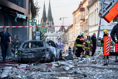 Zonaa atacada por Rusia en el centro de Lviv. Foto: GettyImages