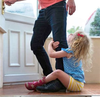 Cuando la figura paterna es ausente, la hija, al crecer, puede buscar en la pareja a un sustituto que la proteja. Foto: iStock