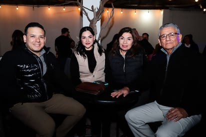 Raúl Macías, Rosario López, Maria del Rosario Magdalena y Humberto López (EL SIGLO DE TORREÓN / ENRIQUE CASTRUITA)
