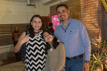 Monserrat Navarro, Zoé Sánchez y Edgar Sánchez.